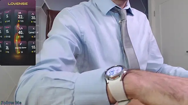 Snapshot of SteveTiger chatting on November 26, 2025, 12:06 pm SteveTiger online show from November 26, 2025, 12:06 pm