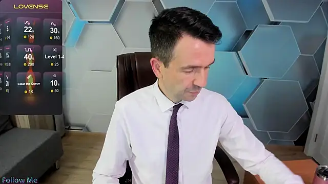 Snapshot of SteveTiger chatting on November 30, 2025, 3:38 pm SteveTiger online show from November 30, 2025, 3:38 pm