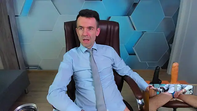 SteveTiger online show from April 19, 2026, 3:28 am