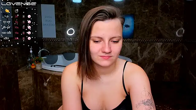 MelindaTin online show from November 16, 2025, 1:44 am