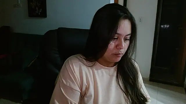 Ixchel Anaid online show from December 14, 2025, 1:11 am