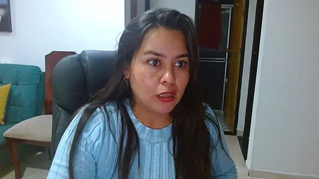 Ixchel Anaid online show from December 22, 2025, 9:34 pm