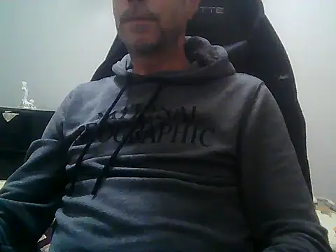 boran34 online show from April 15, 2026, 9:04 pm