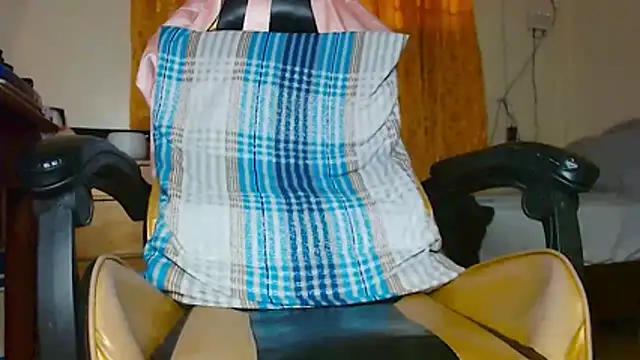 Yukikawaii online show from December 19, 2025, 3:13 am