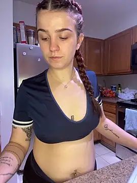 Snapshot of joeystaciee chatting on May 20, 2026, 3:29 pm joeystaciee online show from May 20, 2026, 3:29 pm