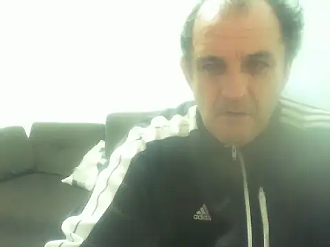 ConradinhoBR50 online show from May 21, 2026, 10:06 pm