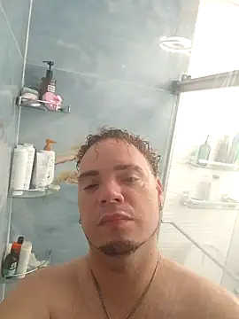 Snapshot of latinoflpr chatting on September 18, 2025, 12:23 am latinoflpr online show from September 18, 2025, 12:23 am