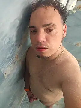 Snapshot of latinoflpr chatting on September 19, 2025, 12:56 am latinoflpr online show from September 19, 2025, 12:56 am