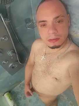 Snapshot of latinoflpr chatting on December 4, 2025, 11:46 pm latinoflpr online show from December 4, 2025, 11:46 pm