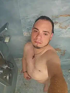 Snapshot of latinoflpr chatting on January 18, 2026, 3:32 am latinoflpr online show from January 18, 2026, 3:32 am