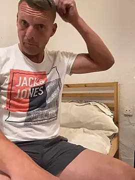 Goldmedall online show from April 14, 2026, 12:49 am