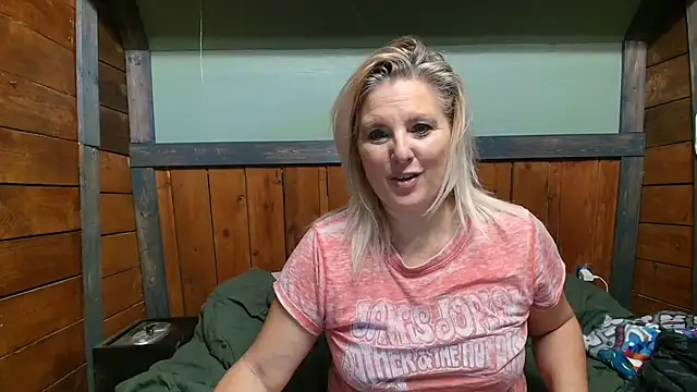 Snapshot of lisaxlovexxx chatting on November 13, 2025, 9:03 pm lisaxlovexxx online show from November 13, 2025, 9:03 pm