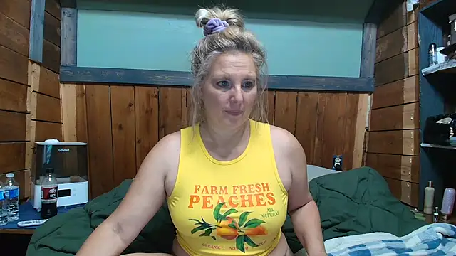 Snapshot of lisaxlovexxx chatting on February 26, 2026, 7:35 pm lisaxlovexxx online show from February 26, 2026, 7:35 pm