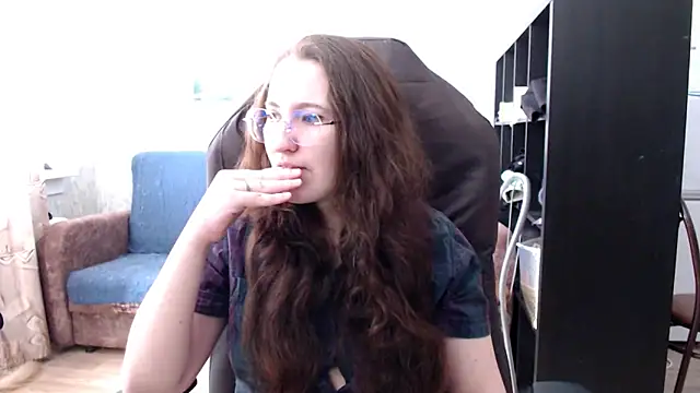 AnKey Rayah online show from March 15, 2026, 8:53 am