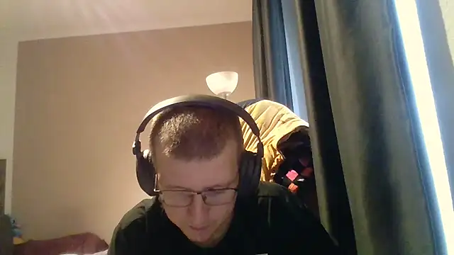 David250692 online show from December 19, 2025, 8:10 am