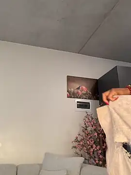 CurvyDesire1 online show from December 14, 2025, 1:05 pm