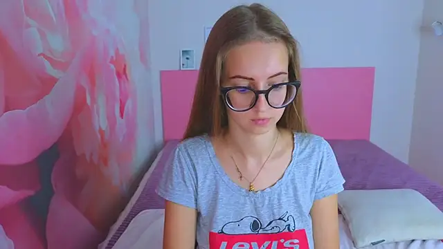 AliceAdams online show from October 24, 2025, 6:43 am