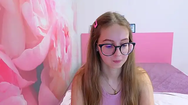 AliceAdams online show from February 14, 2026, 8:33 am