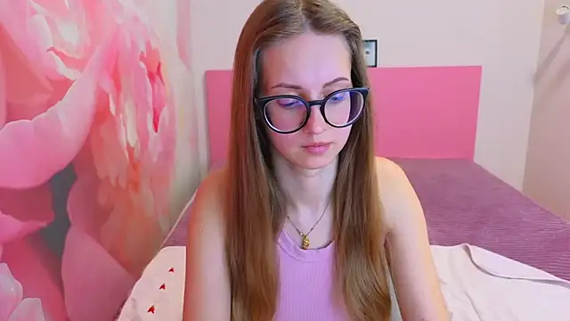 AliceAdams online show from April 8, 2026, 6:13 am