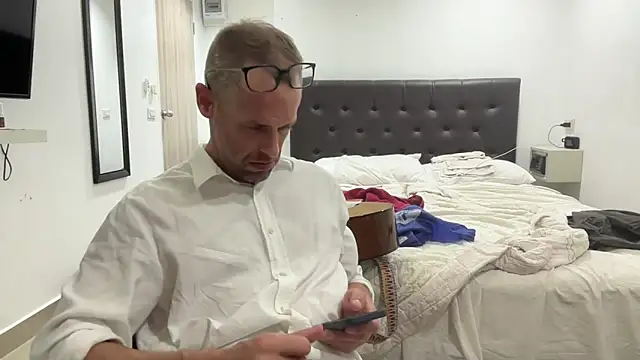 CamCrestXXX online show from December 13, 2024, 4:33 am