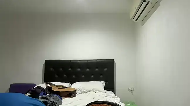 CamCrestXXX online show from December 22, 2024, 1:00 pm