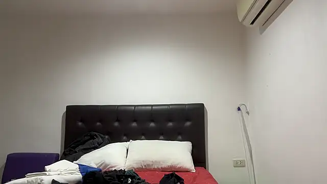 CamCrestXXX online show from February 5, 2025, 6:02 am