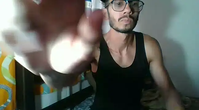 Snapshot of alisterxxx chatting on December 17, 2024, 7:59 pm alisterxxx online show from December 17, 2024, 7:59 pm