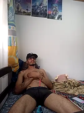 Snapshot of alisterxxx chatting on December 22, 2024, 7:21 pm alisterxxx online show from December 22, 2024, 7:21 pm