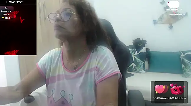 BustyMilf  online show from February 8, 2025, 12:06 pm