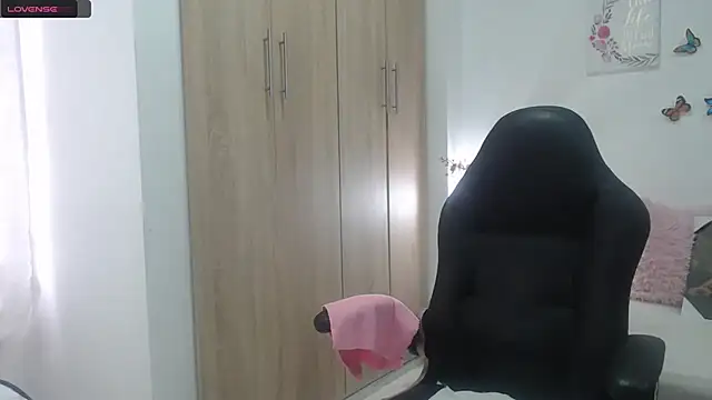 BustyMilf  online show from February 21, 2025, 11:55 am