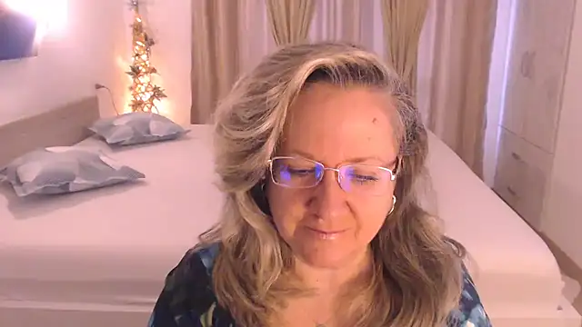 Snapshot of Raisshy chatting on November 14, 2025, 7:18 am Raisshy online show from November 14, 2025, 7:18 am