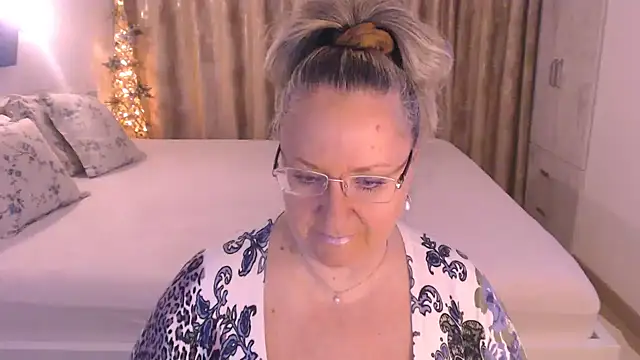 Snapshot of Raisshy chatting on November 27, 2025, 4:20 pm Raisshy online show from November 27, 2025, 4:20 pm