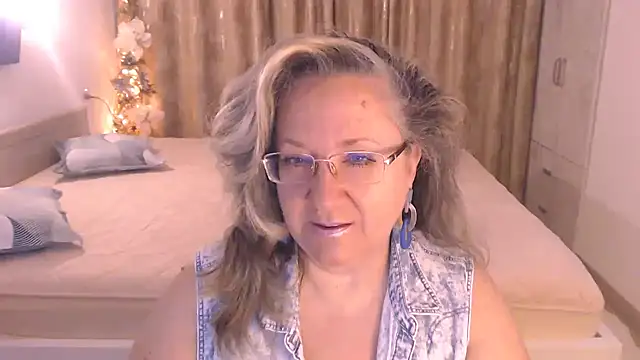 Snapshot of Raisshy chatting on December 2, 2025, 7:03 am Raisshy online show from December 2, 2025, 7:03 am