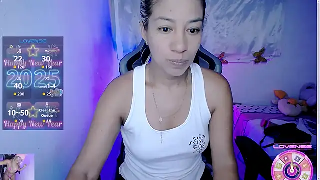 ninatiny online show from December 2, 2025, 10:53 am