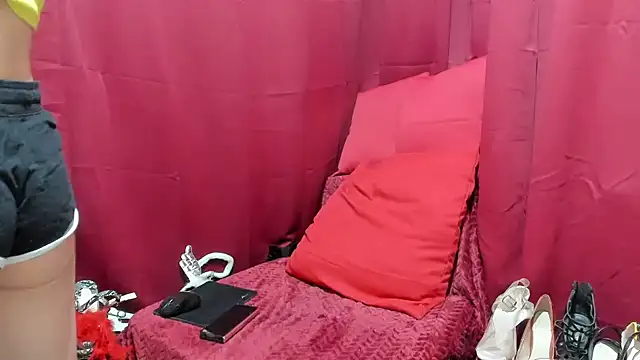 jessystarr online show from February 17, 2026, 4:31 am