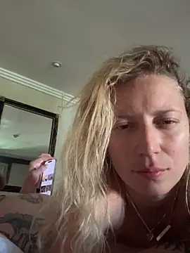 sexicouple3030 online show from June 21, 2026, 1:52 am
