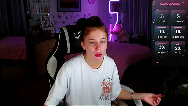 Snapshot of Kira_honeyy chatting on September 9, 2025, 11:10 am Kira honeyy online show from September 9, 2025, 11:10 am