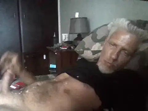 Snapshot of Zues4u chatting on December 2, 2025, 8:26 pm Zues4u online show from December 2, 2025, 8:26 pm