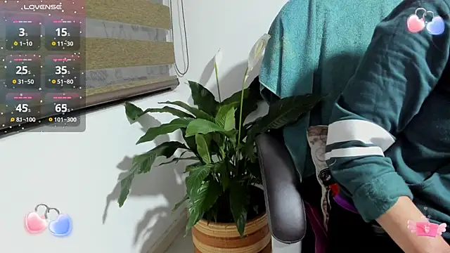 Ariella tits online show from March 22, 2025, 4:14 am