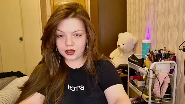 cutewhip online show from September 15, 2025, 6:19 pm