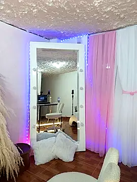 zullyxhot online show from October 15, 2025, 10:54 pm