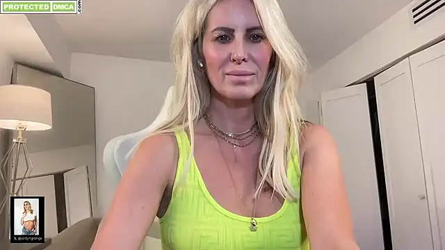 JordynGrange online show from October 1, 2025, 10:49 pm