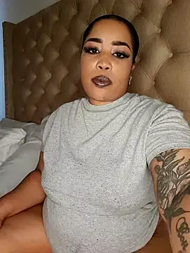 Snapshot of CAMMII_ chatting on January 22, 2025, 11:01 am CAMMII online show from January 22, 2025, 11:01 am