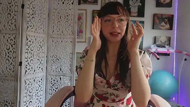 makiyahbelle online show from June 9, 2026, 4:02 am