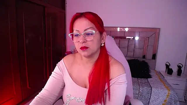 salomecastro  online show from October 2, 2025, 3:13 am