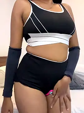 Snapshot of angelwavy chatting on October 20, 2025, 12:33 am angelwavy online show from October 20, 2025, 12:33 am