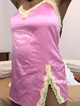 Snapshot of angelwavy chatting on November 4, 2025, 12:32 am angelwavy online show from November 4, 2025, 12:32 am