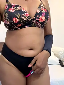 Snapshot of angelwavy chatting on November 15, 2025, 12:30 am angelwavy online show from November 15, 2025, 12:30 am