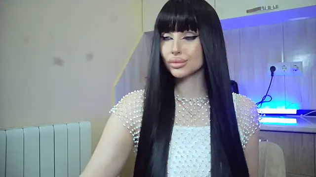 Lady Joli online show from June 12, 2026, 5:34 pm