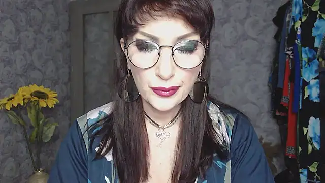 Snapshot of Aziza1 chatting on May 6, 2026, 2:11 pm Aziza1 online show from May 6, 2026, 2:11 pm